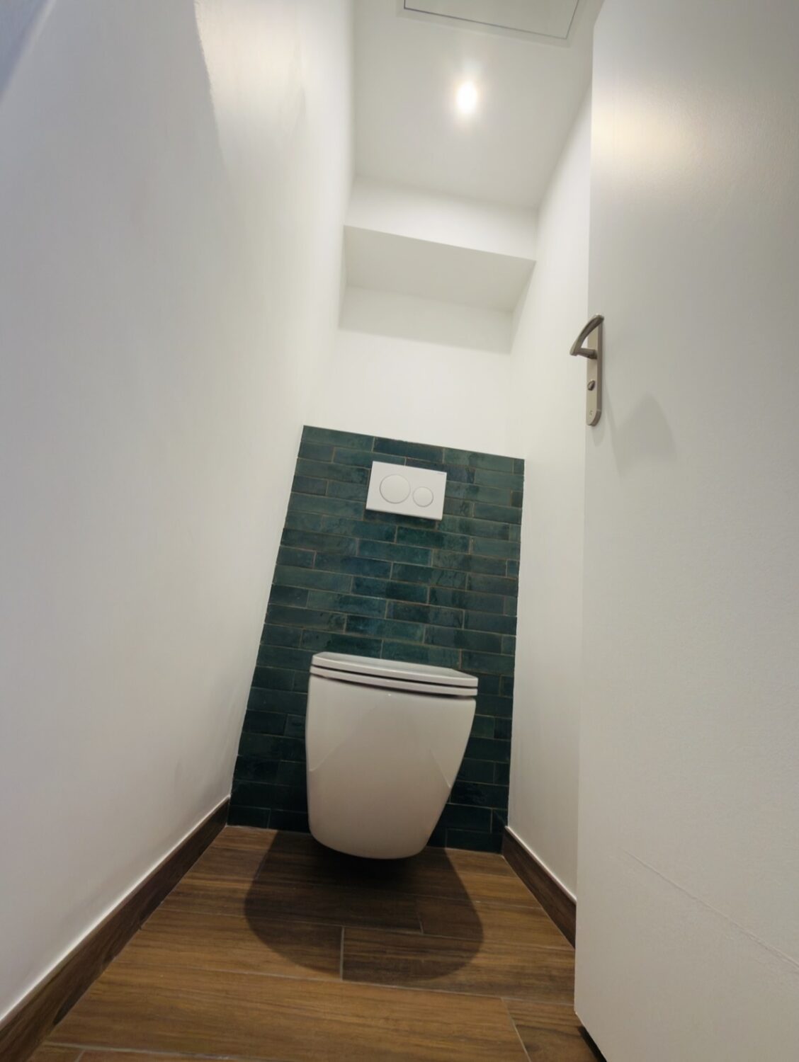 wc suspendu